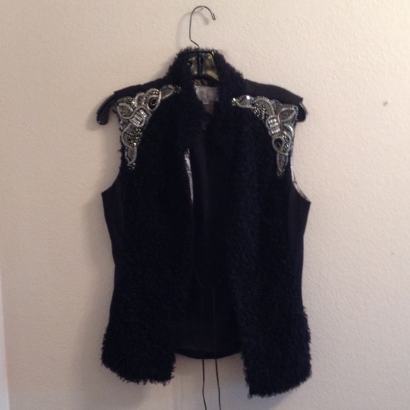 Alberto Makali Vest