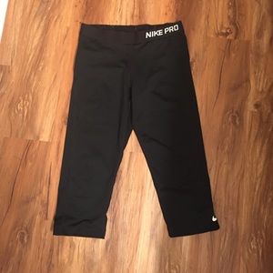 Nike Pro capris