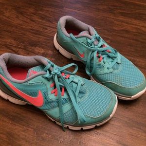 Running shoes