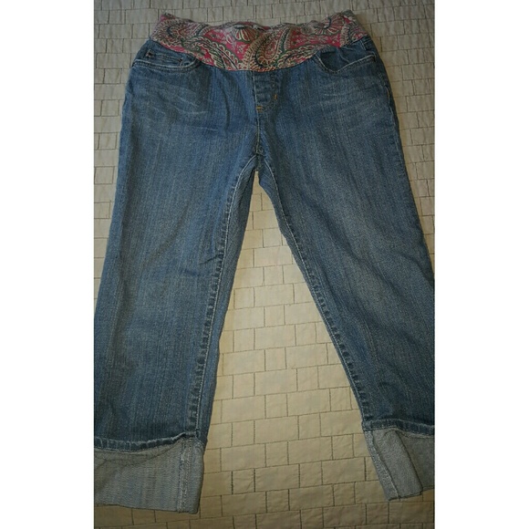Old Navy Maternity Paisley Denim Capris