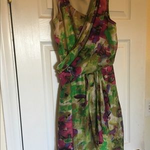 Cute Maggie London floral cocktail dress