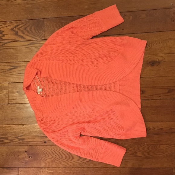 Orange, quarter sleeve sweater