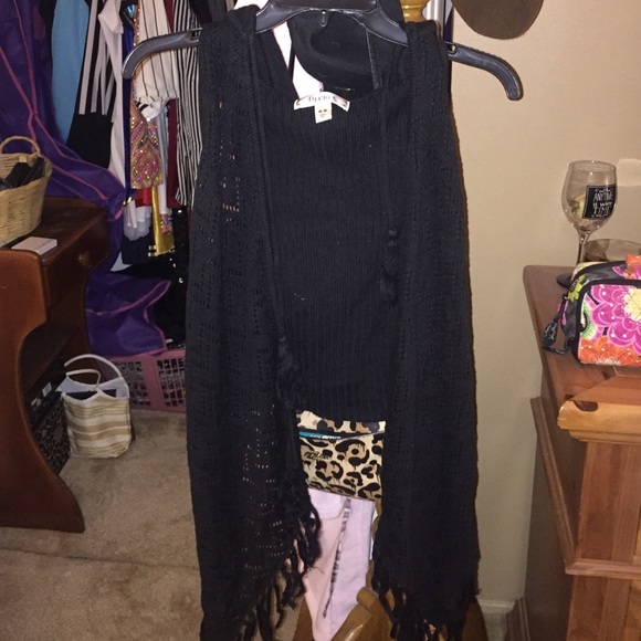 Black hooded vest