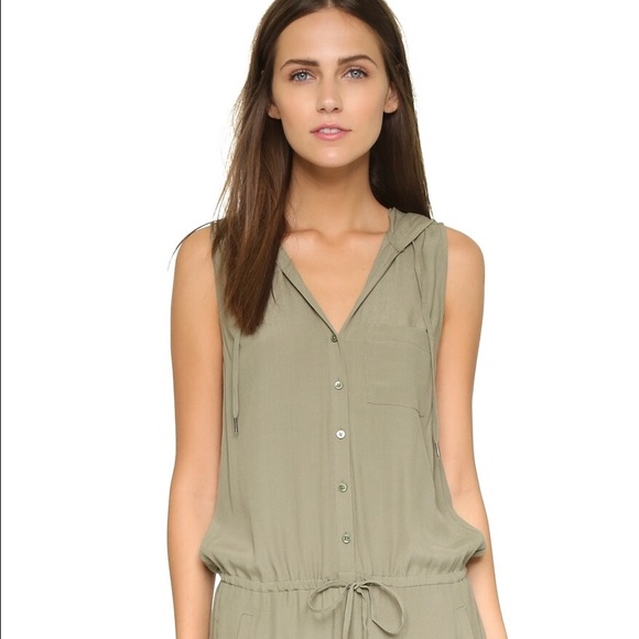 🌿🕶 SOLD! NWT OLIVE GREEN JUMPSUIT. SOLD! - Picture 2 of 2