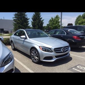 Meet your Posher, Samia