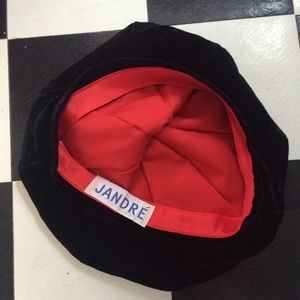 Vintage velvet beret