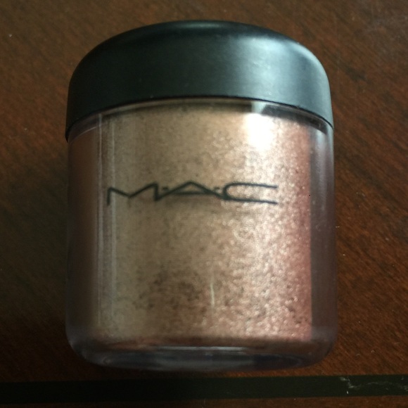 NWOB MAC PIGMENT IN TAN