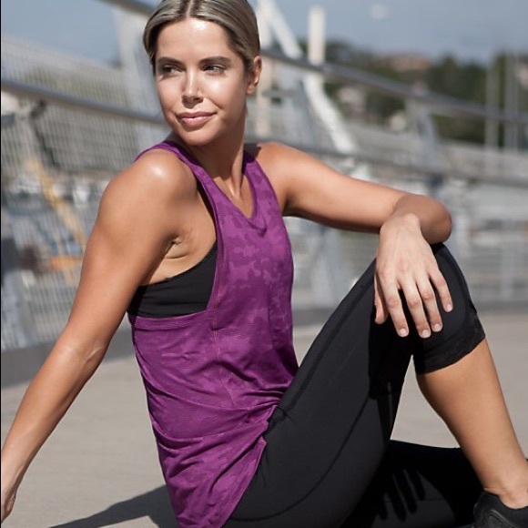 Lululemon run for days tank sz 6