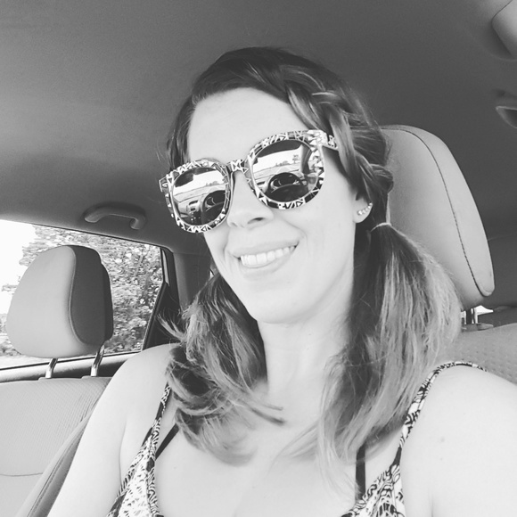 Meet your Posher, Jessica - Picture 1 of 1