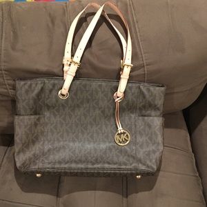 Michael Kors Hayley large tote
