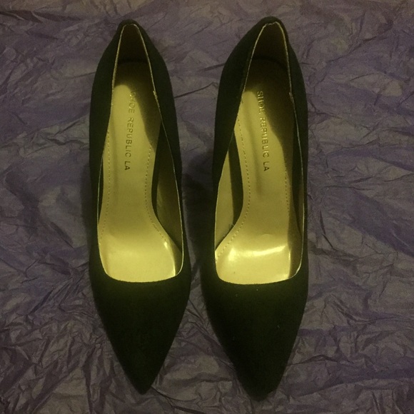 Black Pointy Toe Pumps