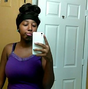 Meet your Posher, Christaisa