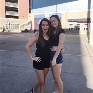 Meet your Posher, Maya