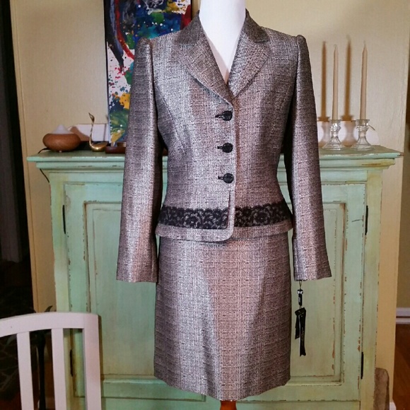 NWT Tahari Suit