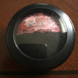 MAC MINERALIZE EYE SHADOW IN HOT CONTRAST