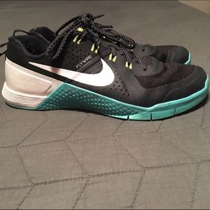 Nike Metcon 1. Womens. Aqua and black