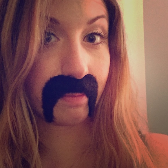 Meet your Posher, Rachel - Picture 2 of 2