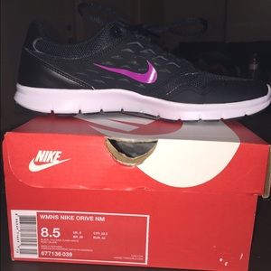 BRAND NEW WOMENS NIKE ORIVE