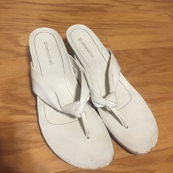 naturalizer low heels