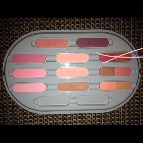 ⛔️ - Picture 3 of 4