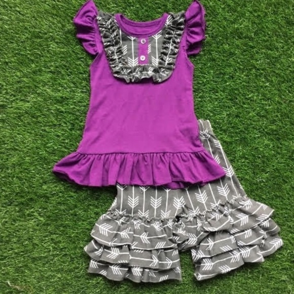 Girls purple arrow ruffled short set!
