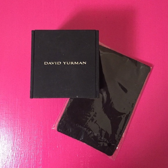 David Yurman Ring box with jewelry clothe