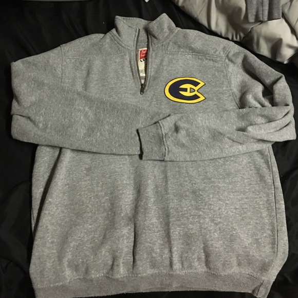 UW- Eau Claire League Half-Zip Size Small