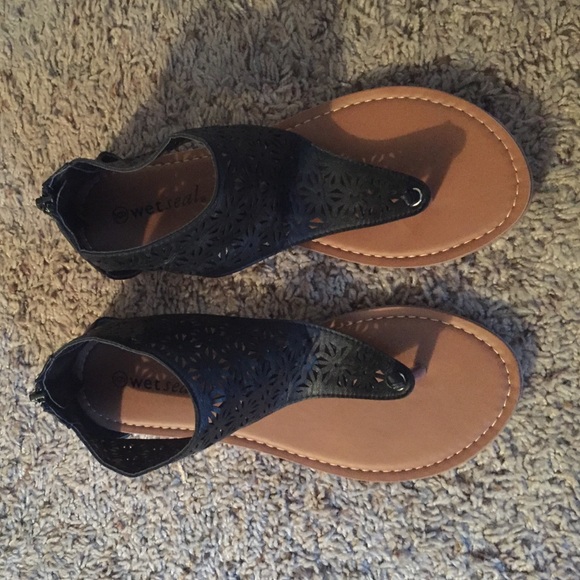 Black sandals