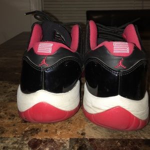 Retro Jordan low bread 11