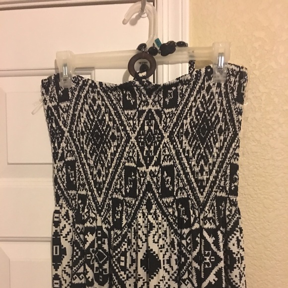 Dress - Picture 2 of 4