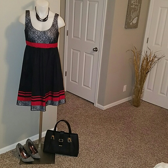 Excellent Condition Adrianna Papell Dress