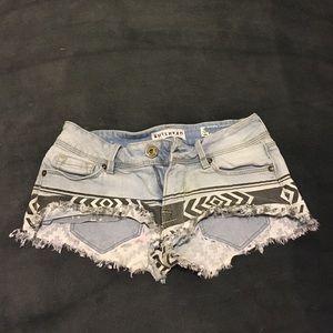 DONATING SOON Bullhead shorts