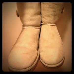 UGG Bailey Button Triplet