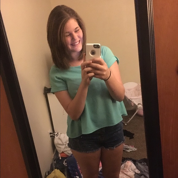 Meet your Posher, Kylee