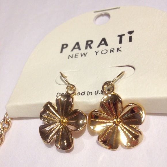 Enamel Flowers Statement Necklace Set - Picture 3 of 3