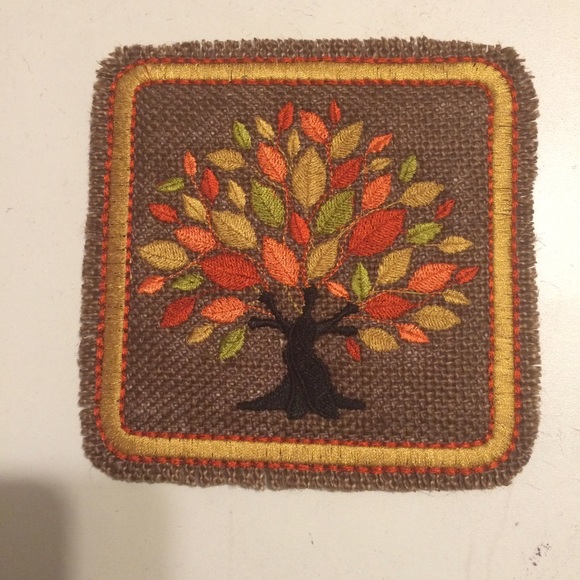 Embroidered coaster set - Picture 3 of 3