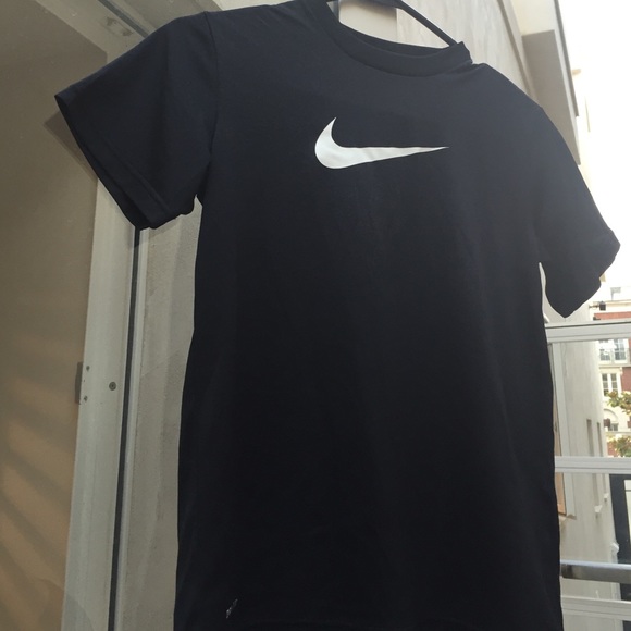Nike DRI-FIT shirt- boys