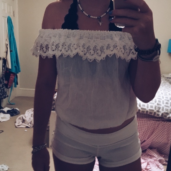 LAST DAY Lace off the shoulder/strapless top