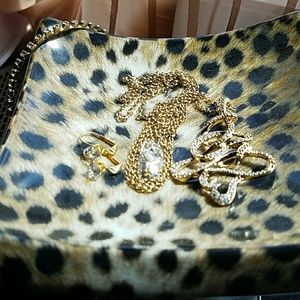 Hold for @robinwillGOLDTONE NECKLACE BUNDLE