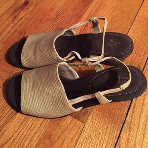 Life Stride Sandals