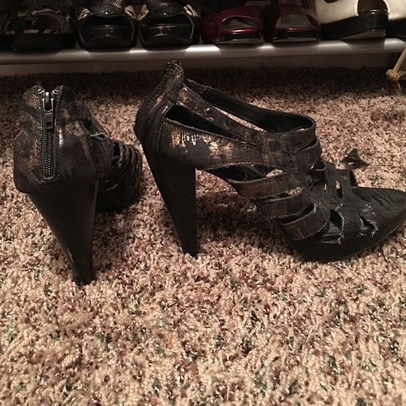 Heels - Picture 3 of 3