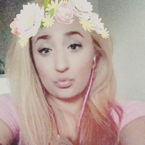 Meet your Posher, Adrianna