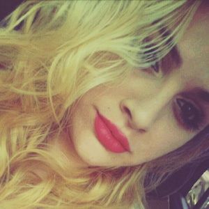 Meet your Posher, Janessa