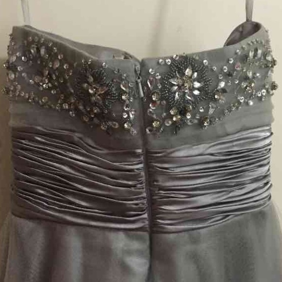 Dress - Picture 3 of 4