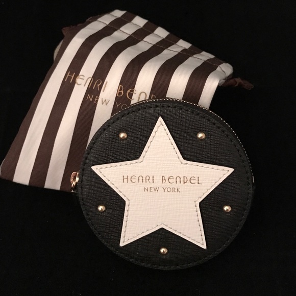 henri bendel Accessories - Henri Bendel W 57TH Round Coin Purse  NWOT.