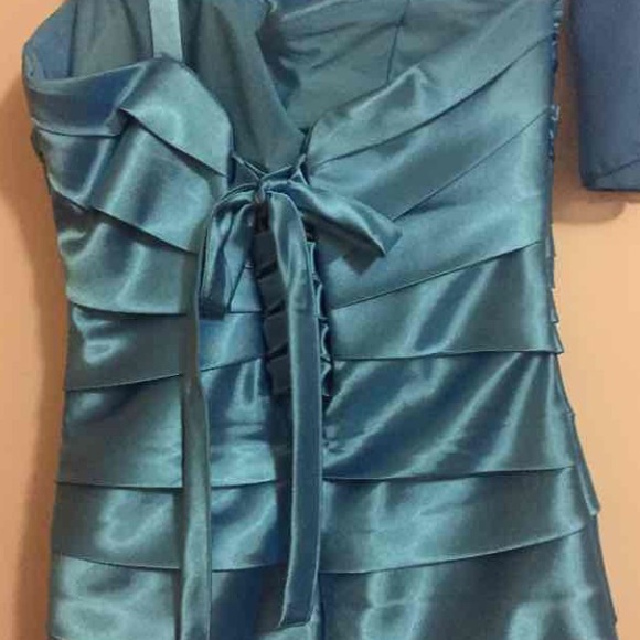 Dress - Picture 4 of 4