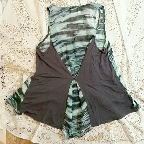 $5 Deal Wispy Hi-low Crop Top - Picture 2 of 2