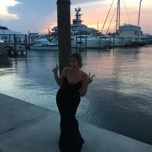 Meet your Posher, Katelyn