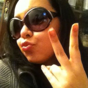 Meet your Posher, Lesly