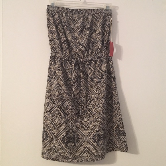 Black and white strapless dress